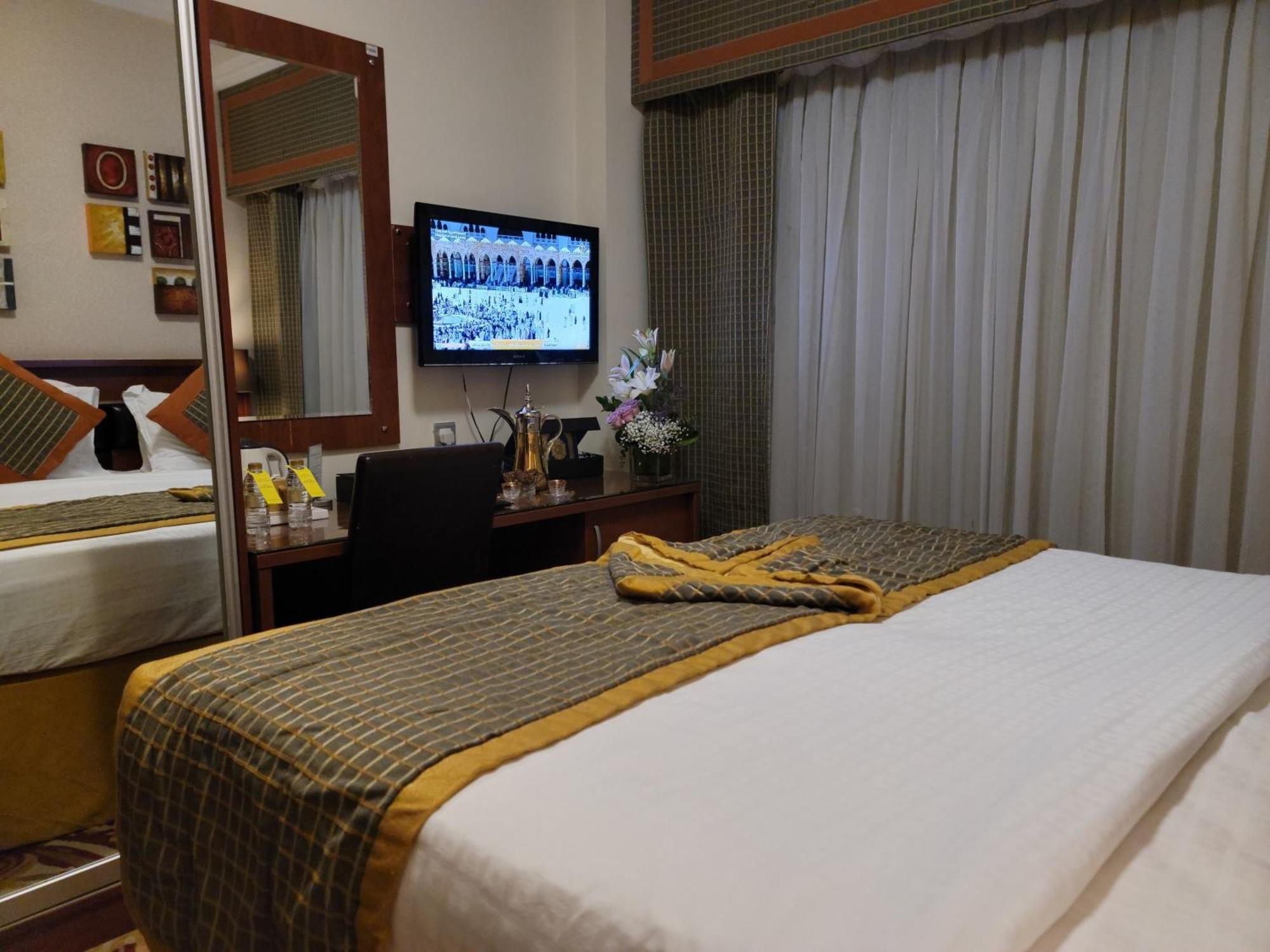 Golden Tulip Al Shakreen Medina Екстер'єр фото