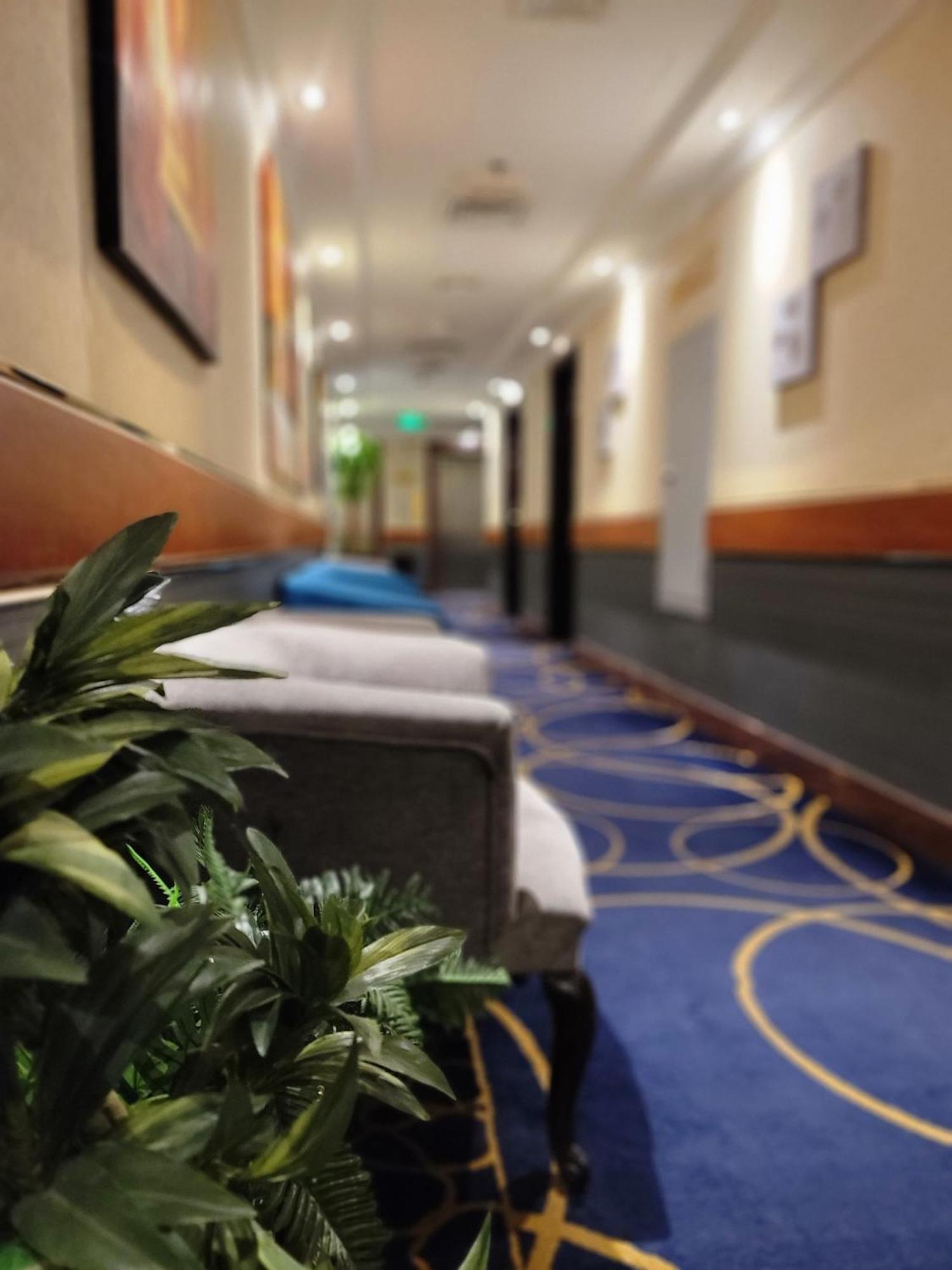 Golden Tulip Al Shakreen Medina Екстер'єр фото
